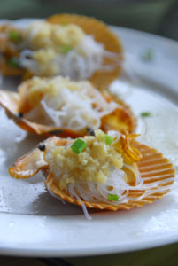 steamed scallop with rice Vermicelli And Garlic